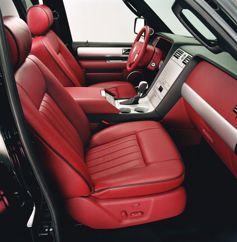 Lincoln Navigator K Concept 2003 года  (фото 3 из 7)